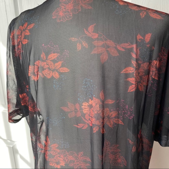 🔥SOLD🔥Boutique High Low Sheer Kimono Black & Red S, M, L - Picture 10 of 13